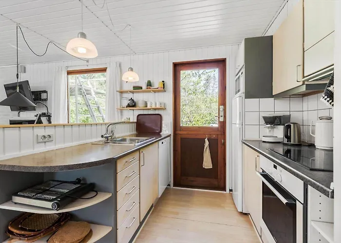 1471-aakirkeby-sluseparken-2 * Vester Somarken