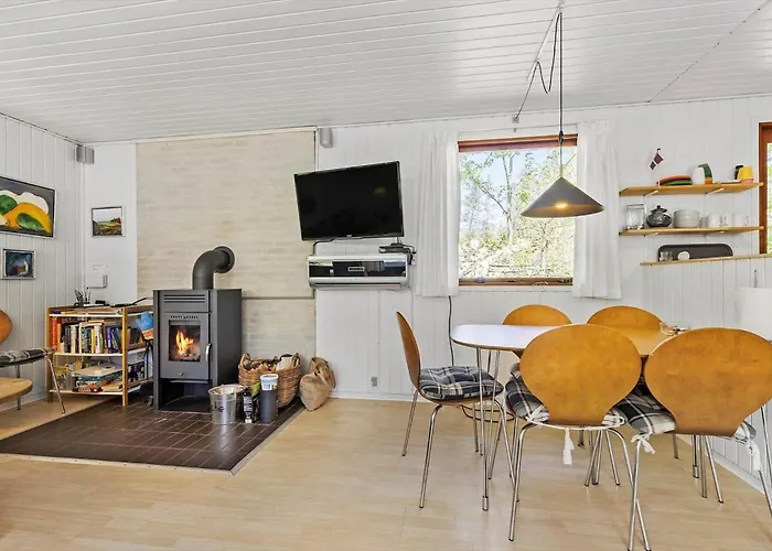 1471-aakirkeby-sluseparken-2 Σπίτι διακοπών